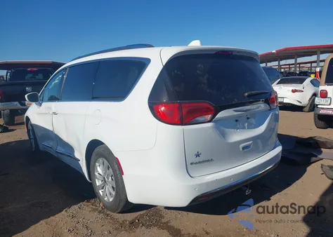2018 Chrysler Pacifica Touring L z USA, uszkodzony, nr VIN 2C4RC1BG1JR144632